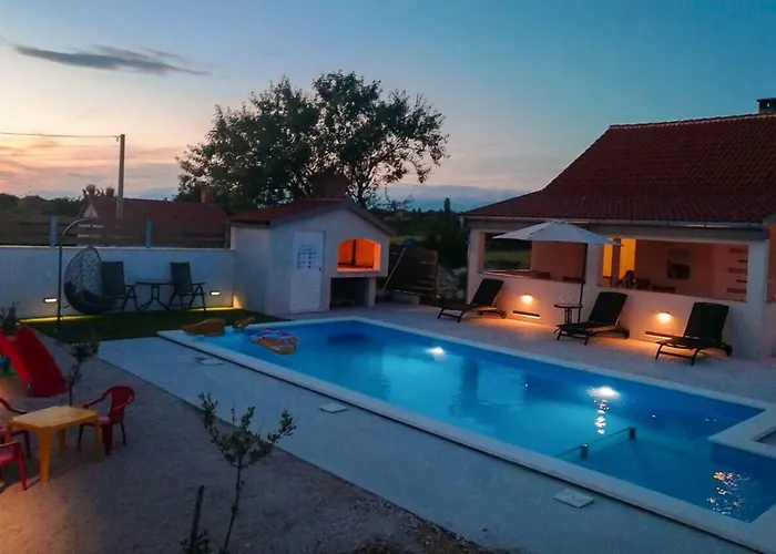 Holiday House Mia