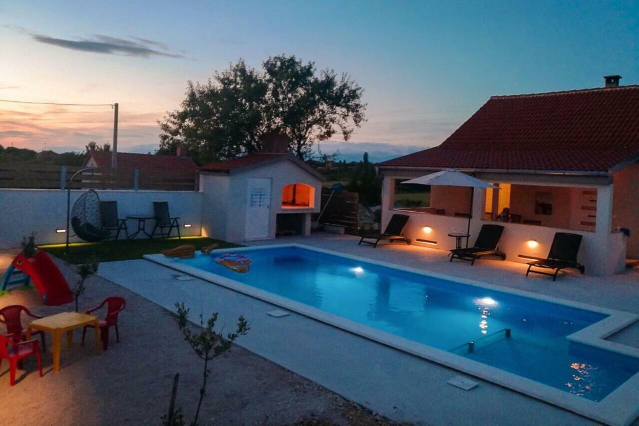 House Mia